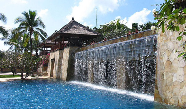 巴厘岛旅游旺季是几月_巴厘岛旅游淡季是什么