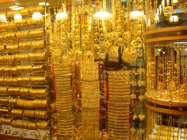 迪拜的特色物品和纪念品及去淘宝贝的地点